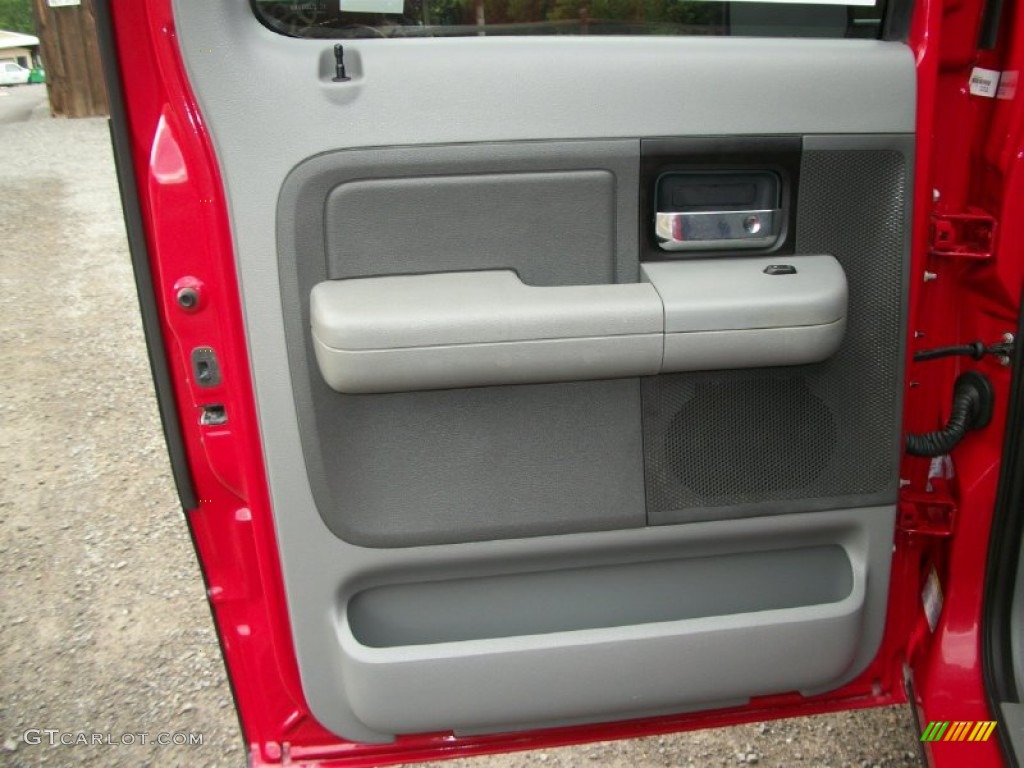 2005 F150 XLT SuperCrew - Bright Red / Medium Flint/Dark Flint Grey photo #29