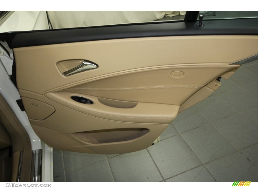 2006 CLS 500 - Alabaster White / Cashmere Beige photo #36