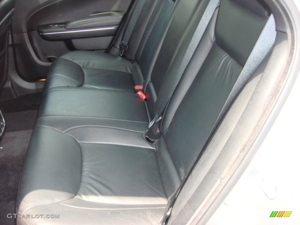 2011 Chrysler 300 Limited Rear Seat Photo #68325467