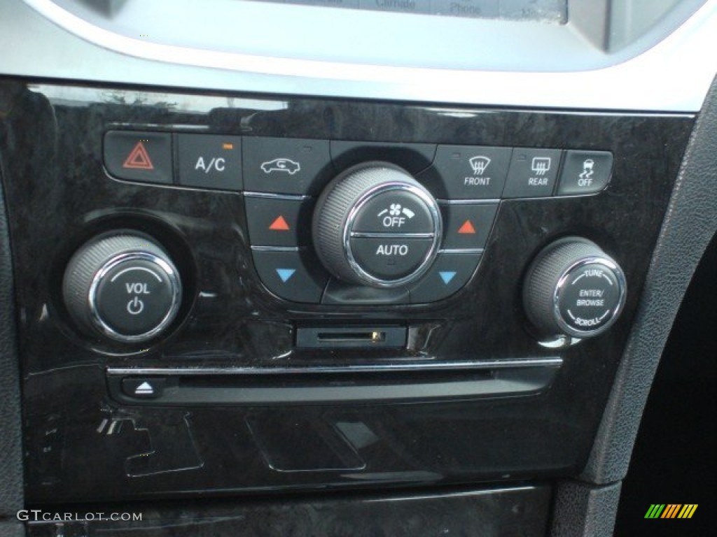 2011 Chrysler 300 Limited Controls Photo #68325532