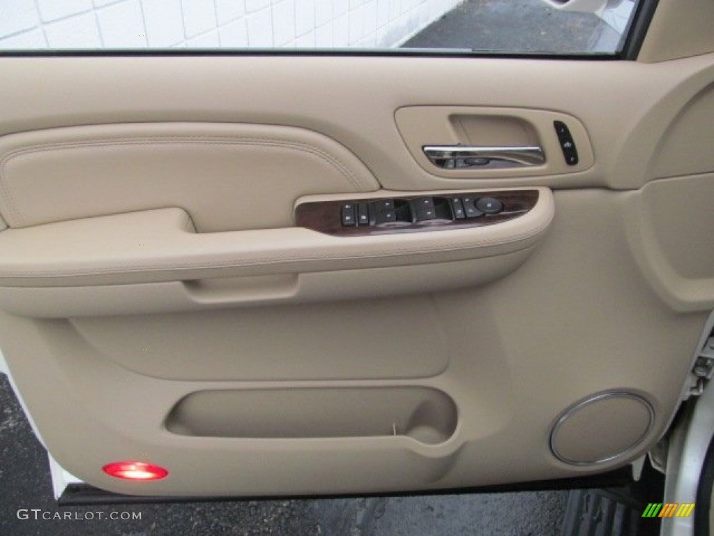 2009 Cadillac Escalade AWD Cocoa/Cashmere Door Panel Photo #68327165
