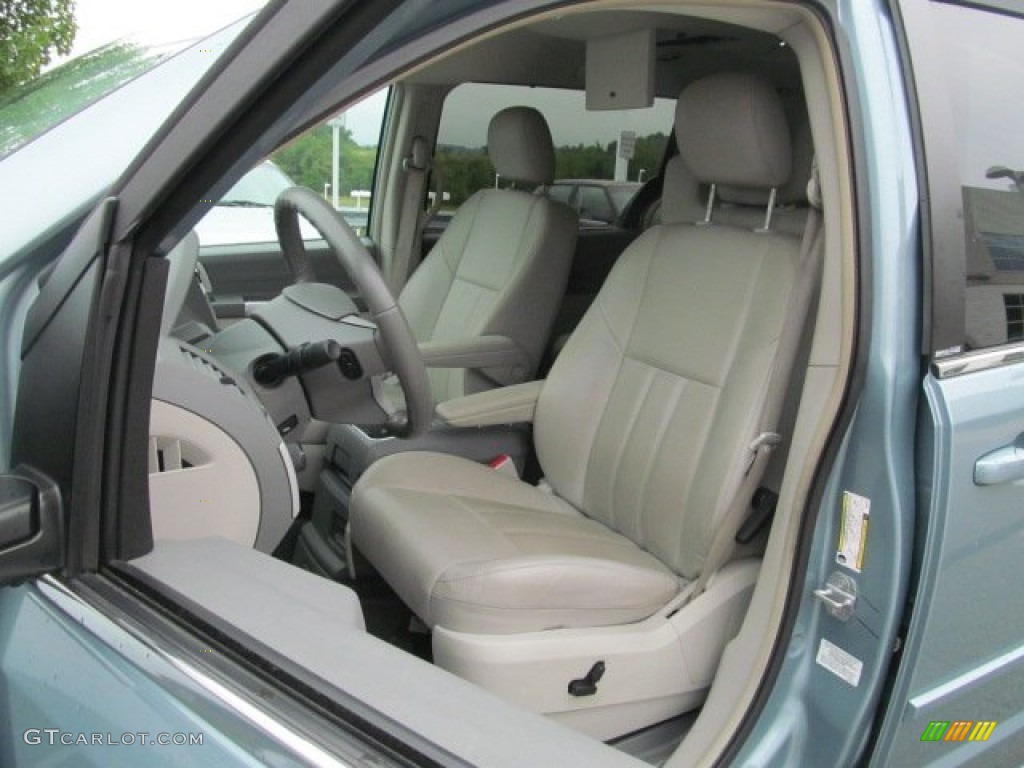 2008 Town & Country Touring Signature Series - Clearwater Blue Pearlcoat / Medium Pebble Beige/Cream photo #13