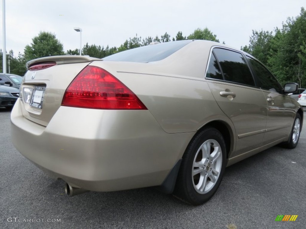 2006 Accord EX-L Sedan - Desert Mist Metallic / Ivory photo #3
