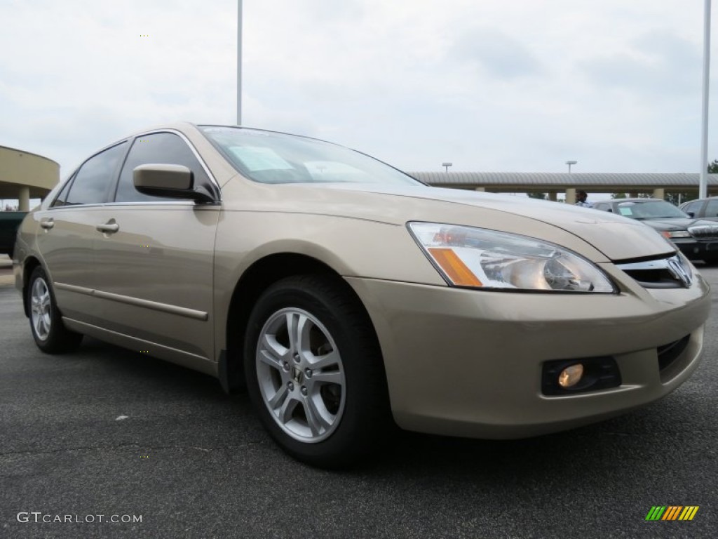 2006 Accord EX-L Sedan - Desert Mist Metallic / Ivory photo #4