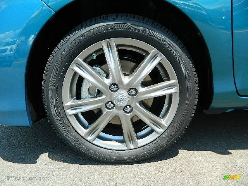 2012 Toyota Yaris SE 5 Door Wheel Photo #68329035
