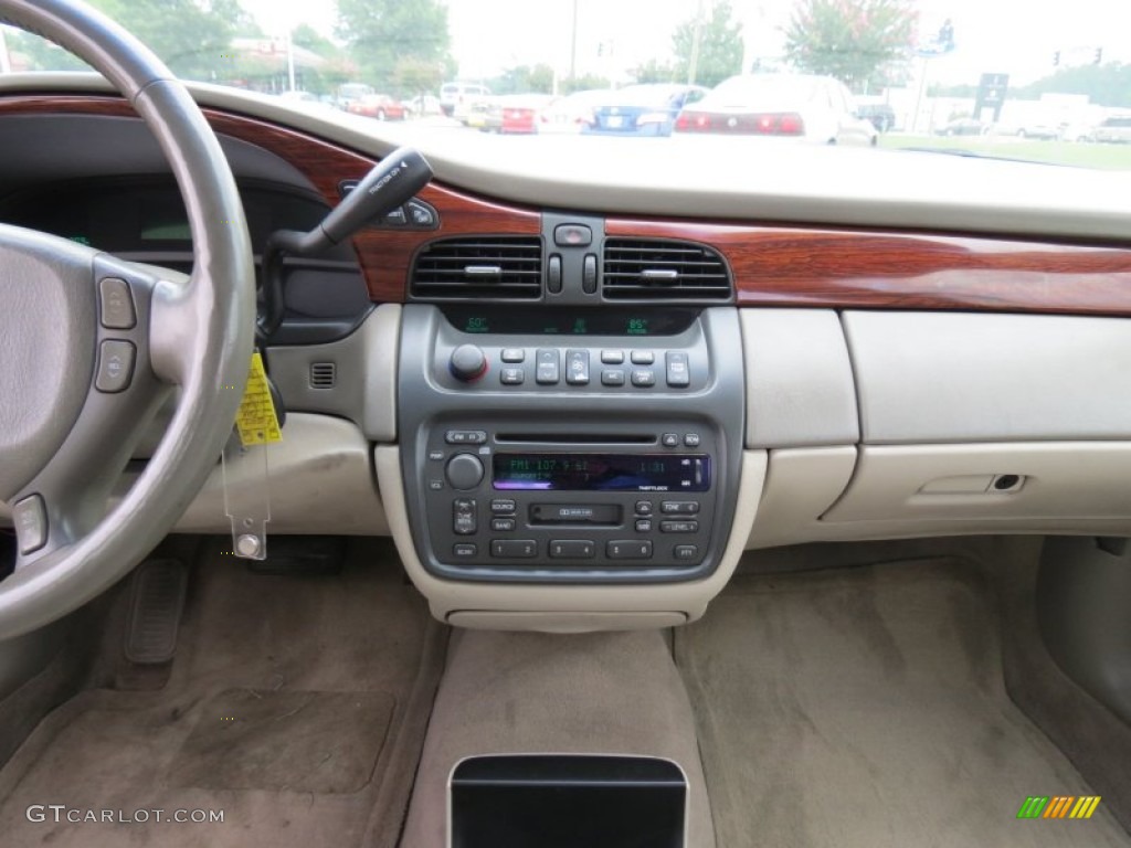 2004 Cadillac DeVille Sedan Controls Photo #68329130