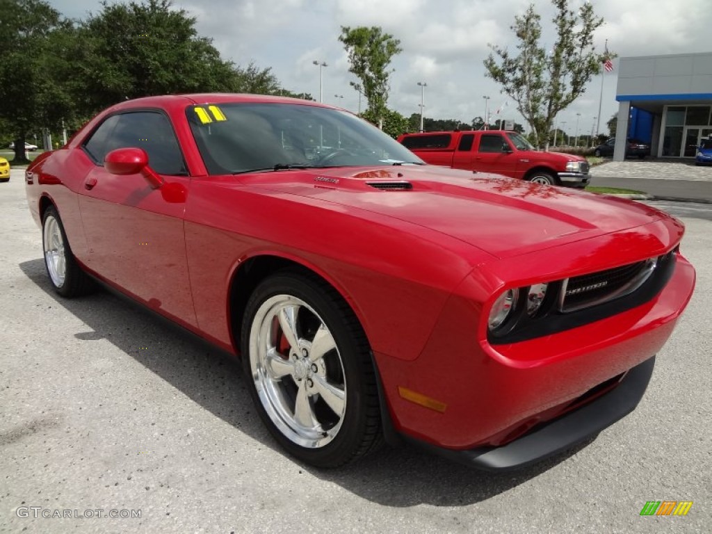 2011 Challenger R/T - Redline 3-Coat Pearl / Dark Slate Gray photo #10