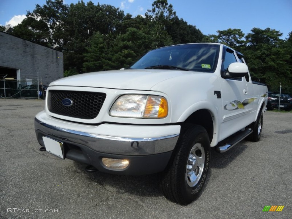 2002 F150 XLT SuperCab 4x4 - Oxford White / Medium Graphite photo #1