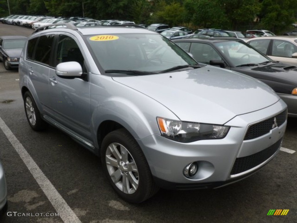 2010 Outlander SE 4WD - Cool Silver Metallic / Black photo #1