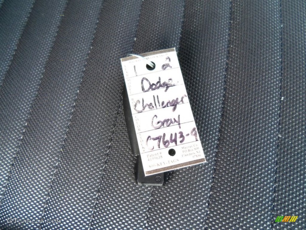 2012 Challenger SXT - Tungsten Metallic / Dark Slate Gray photo #17