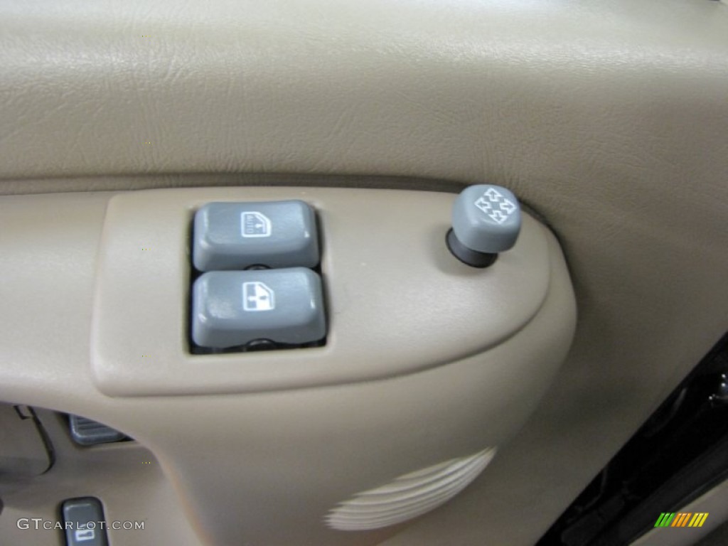 1999 Chevrolet Express 1500 Passenger Conversion Van Controls Photo #68345437