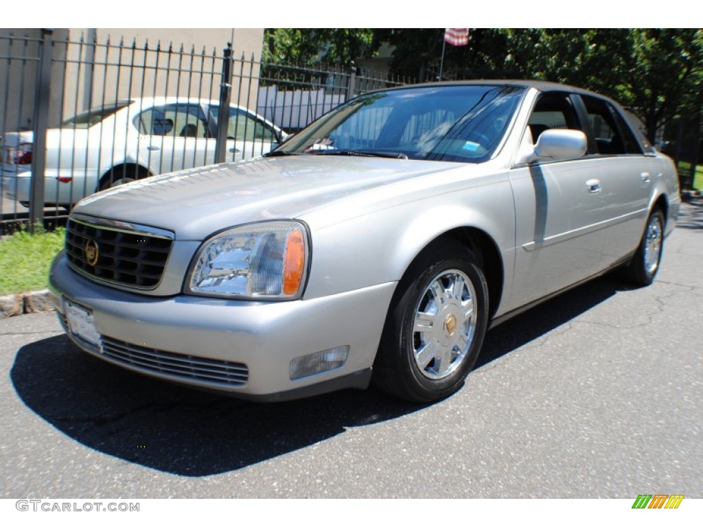 2004 DeVille Sedan - Light Platinum / Black photo #1