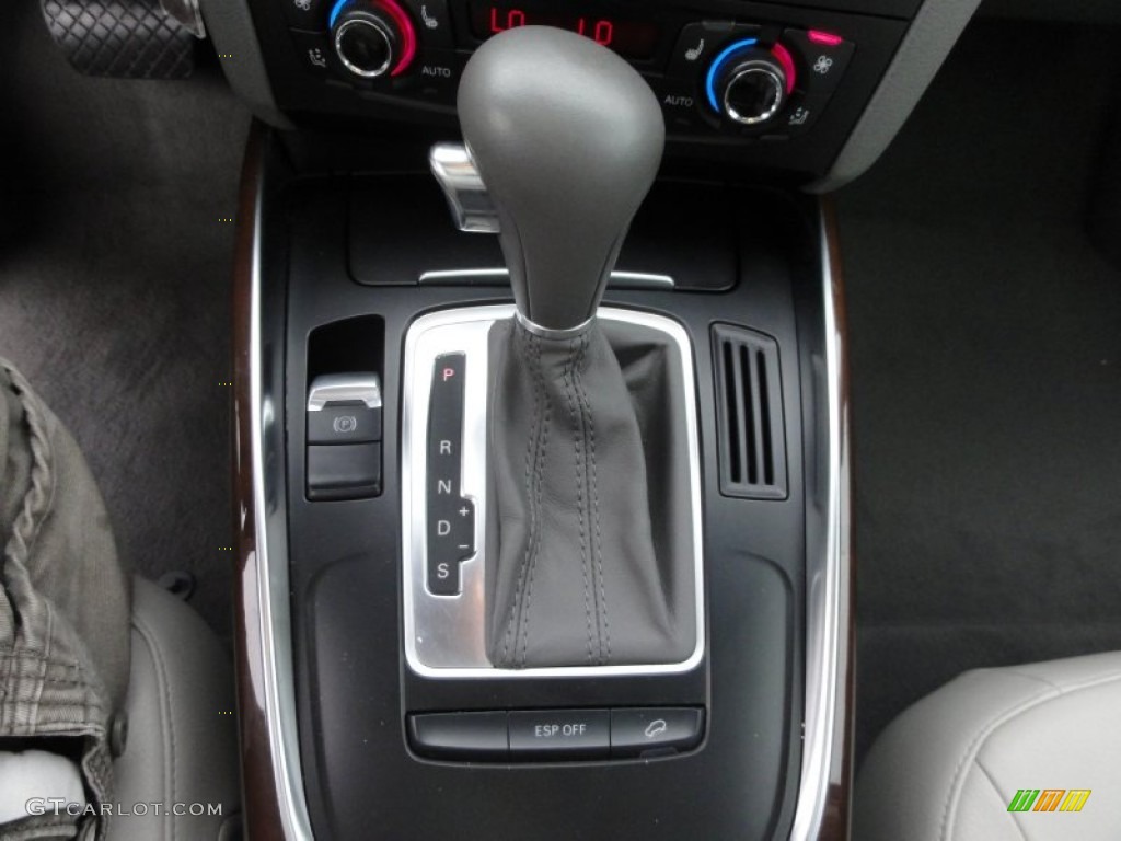 2009 Q5 3.2 Premium quattro - Ice Silver Metallic / Light Gray photo #38