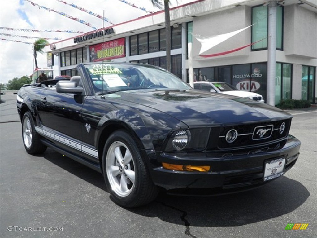 2009 Mustang V6 Convertible - Black / Light Graphite photo #21