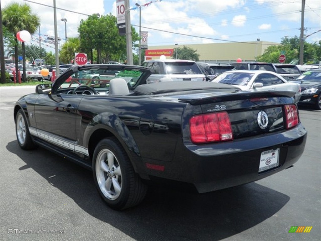 2009 Mustang V6 Convertible - Black / Light Graphite photo #25