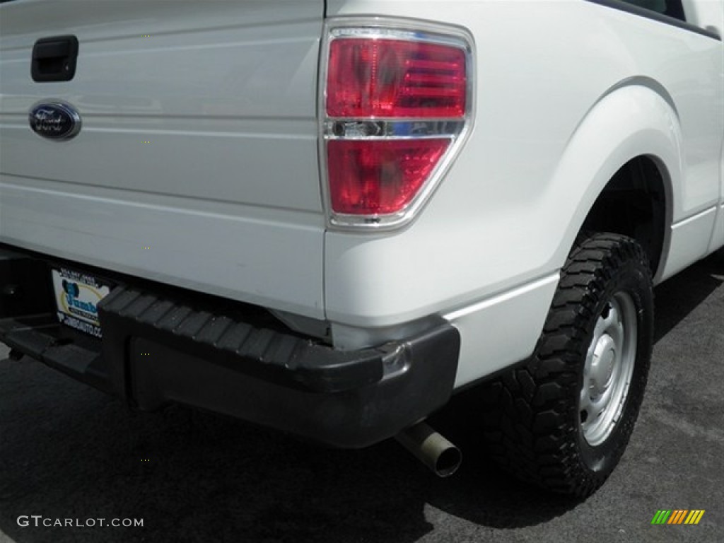 2010 F150 XL Regular Cab 4x4 - Oxford White / Medium Stone photo #14