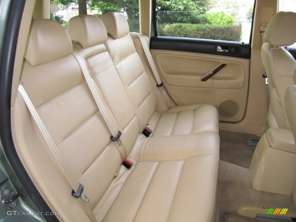 2004 Volkswagen Passat GLX 4Motion Wagon Rear Seat Photo #68360589
