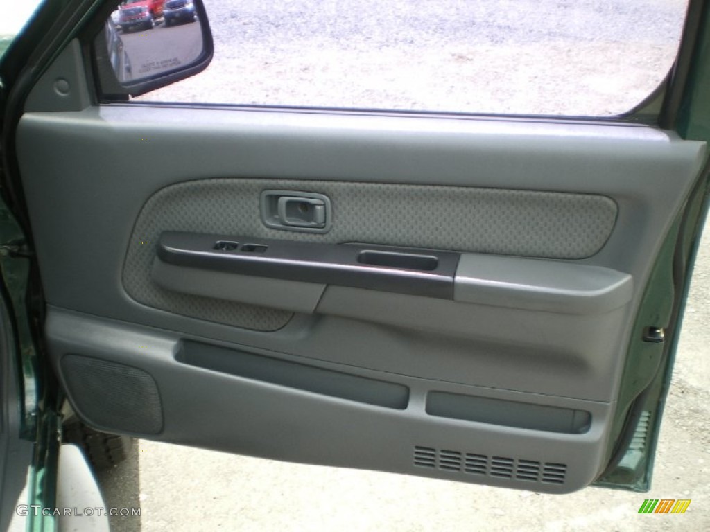 2002 Nissan Xterra SE V6 4x4 Gray Celadon Door Panel Photo #68362486