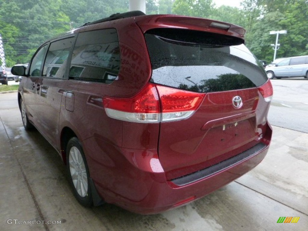 2012 Sienna LE AWD - Salsa Red Pearl / Light Gray photo #4