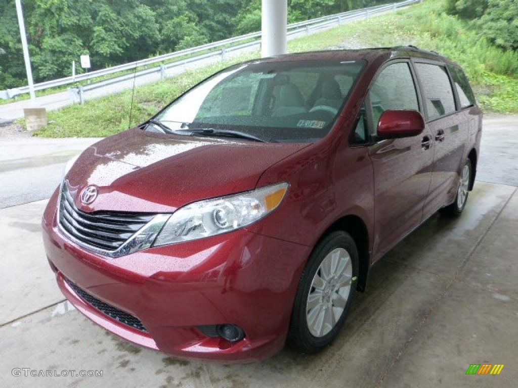 2012 Sienna LE AWD - Salsa Red Pearl / Light Gray photo #5