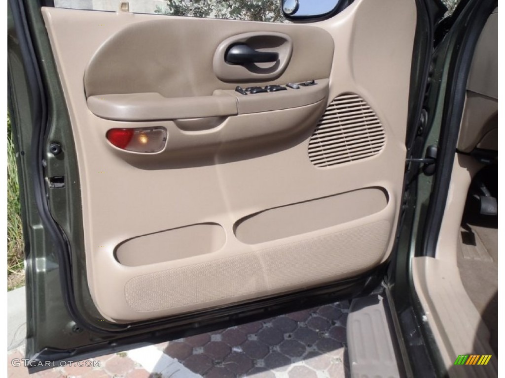 2002 Ford F150 King Ranch SuperCrew 4x4 Castano Brown Leather Door Panel Photo #68364277