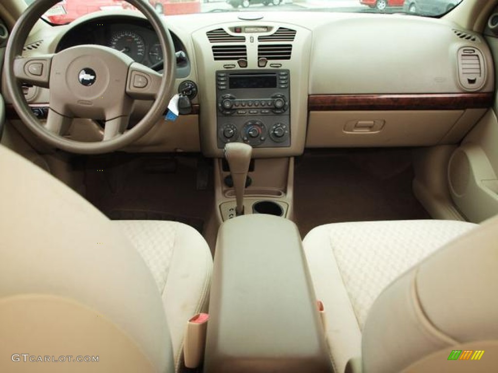 2005 Chevrolet Malibu Sedan Neutral Beige Dashboard Photo #68365411