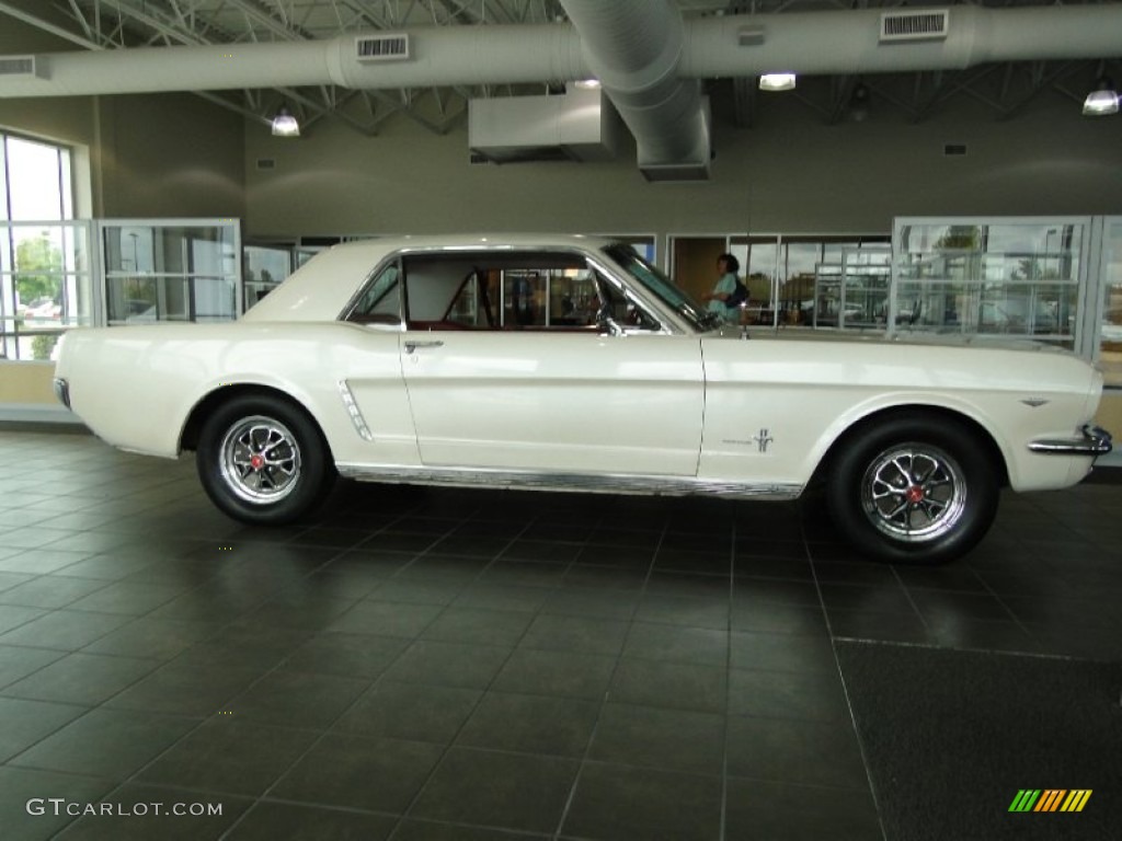 Wimbledon White 1965 Ford Mustang Coupe Exterior Photo #68366257