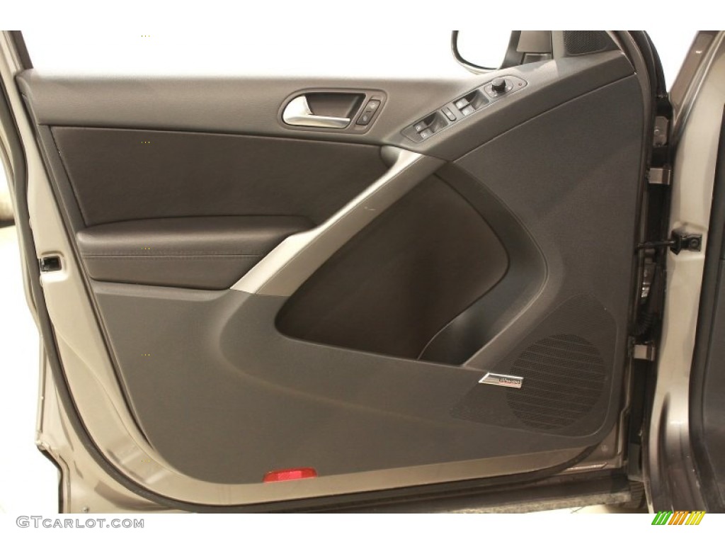2009 Volkswagen Tiguan SEL 4Motion Door Panel Photos