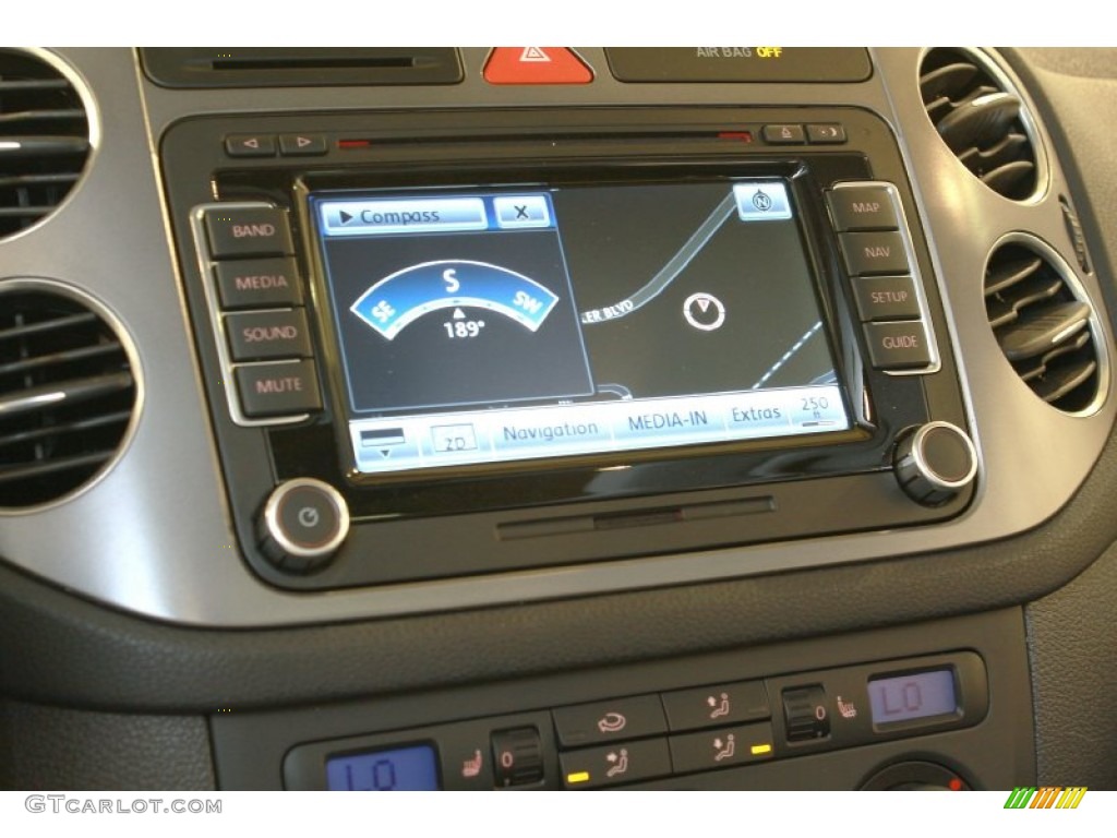 2009 Volkswagen Tiguan SEL 4Motion Controls Photo #68367603