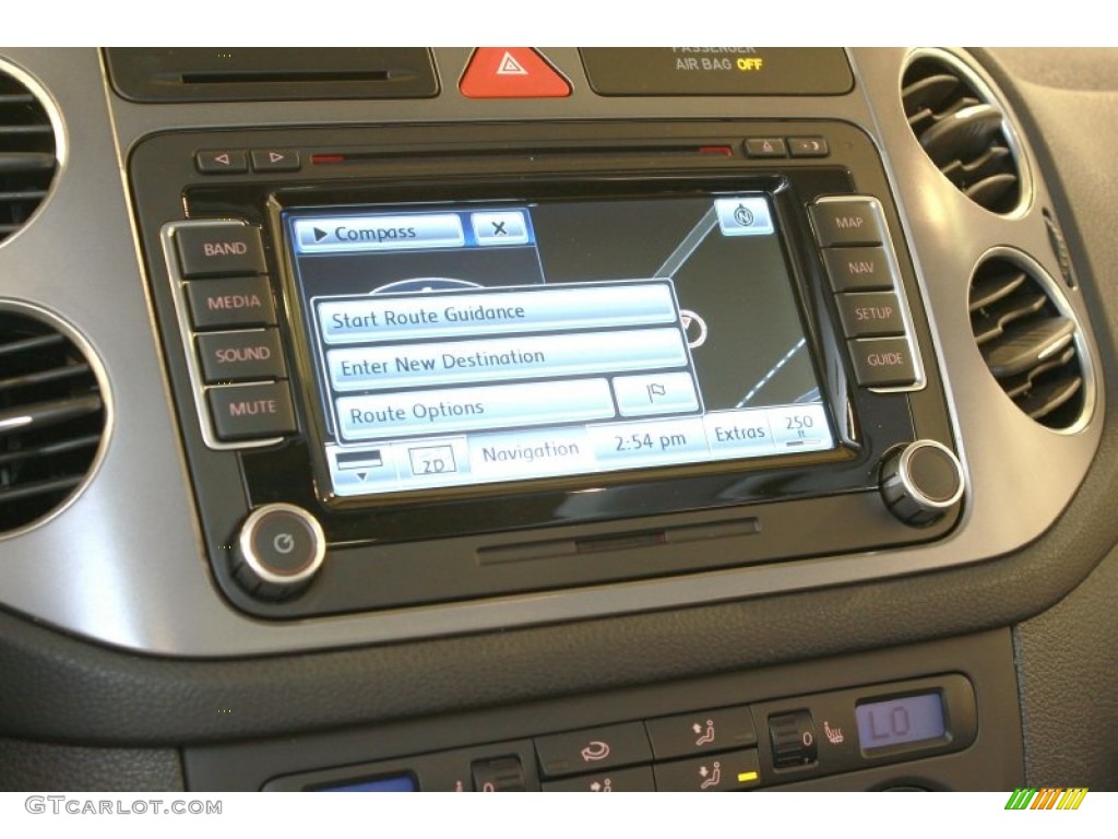 2009 Volkswagen Tiguan SEL 4Motion Controls Photo #68367612