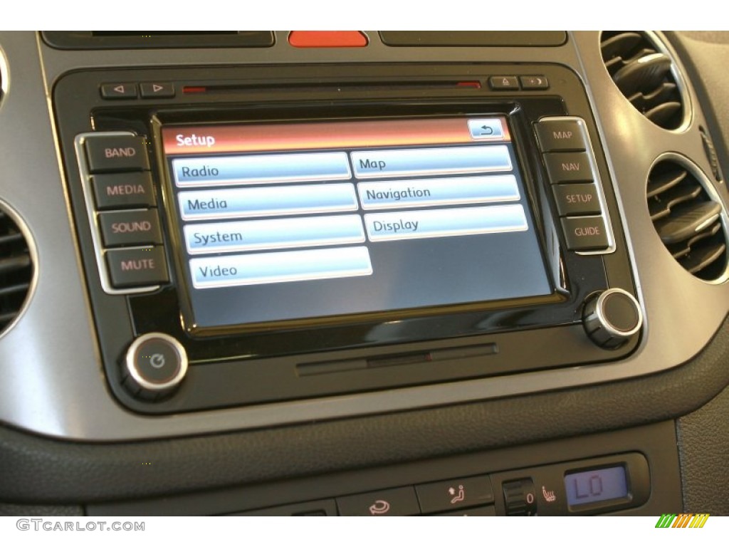 2009 Volkswagen Tiguan SEL 4Motion Controls Photo #68367630
