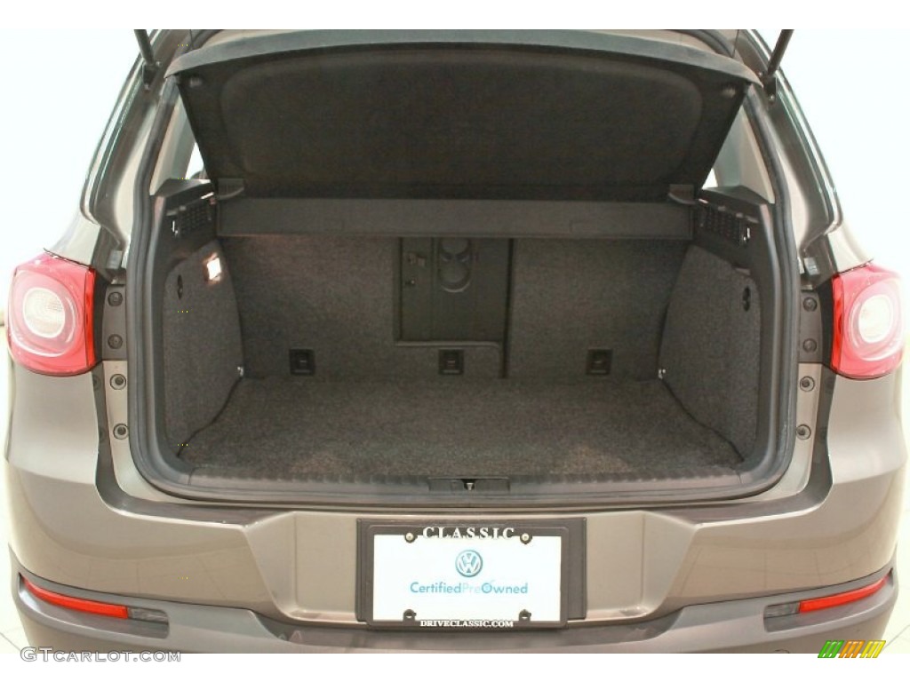 2009 Volkswagen Tiguan SEL 4Motion Trunk Photos