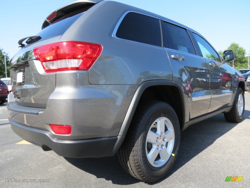 2013 Grand Cherokee Laredo - Mineral Gray Metallic / Black photo #3