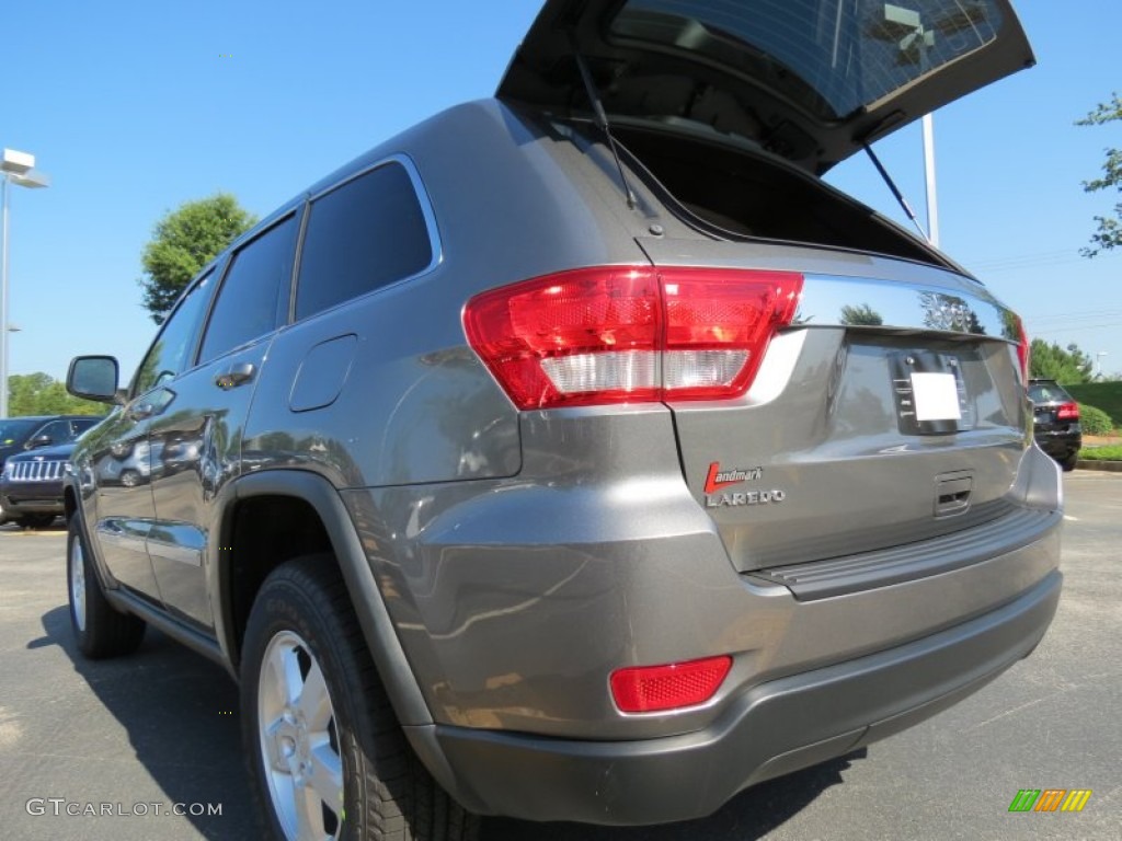 2013 Grand Cherokee Laredo - Mineral Gray Metallic / Black photo #8