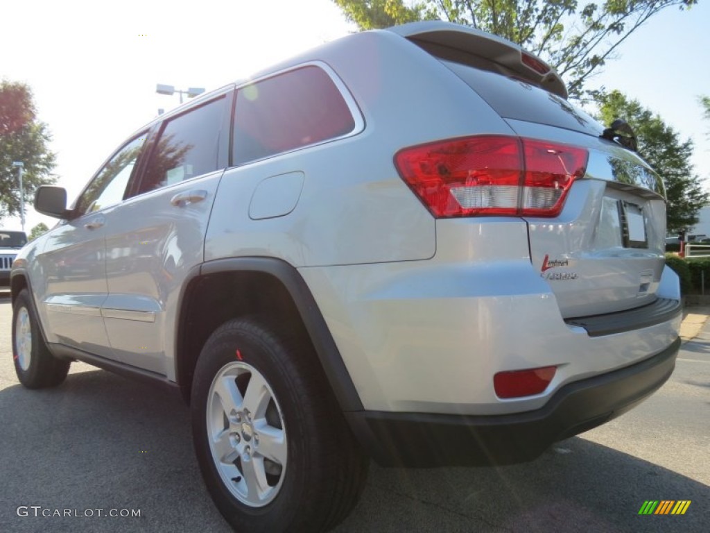 2013 Grand Cherokee Laredo - Bright Silver Metallic / Dark Graystone/Medium Graystone photo #2
