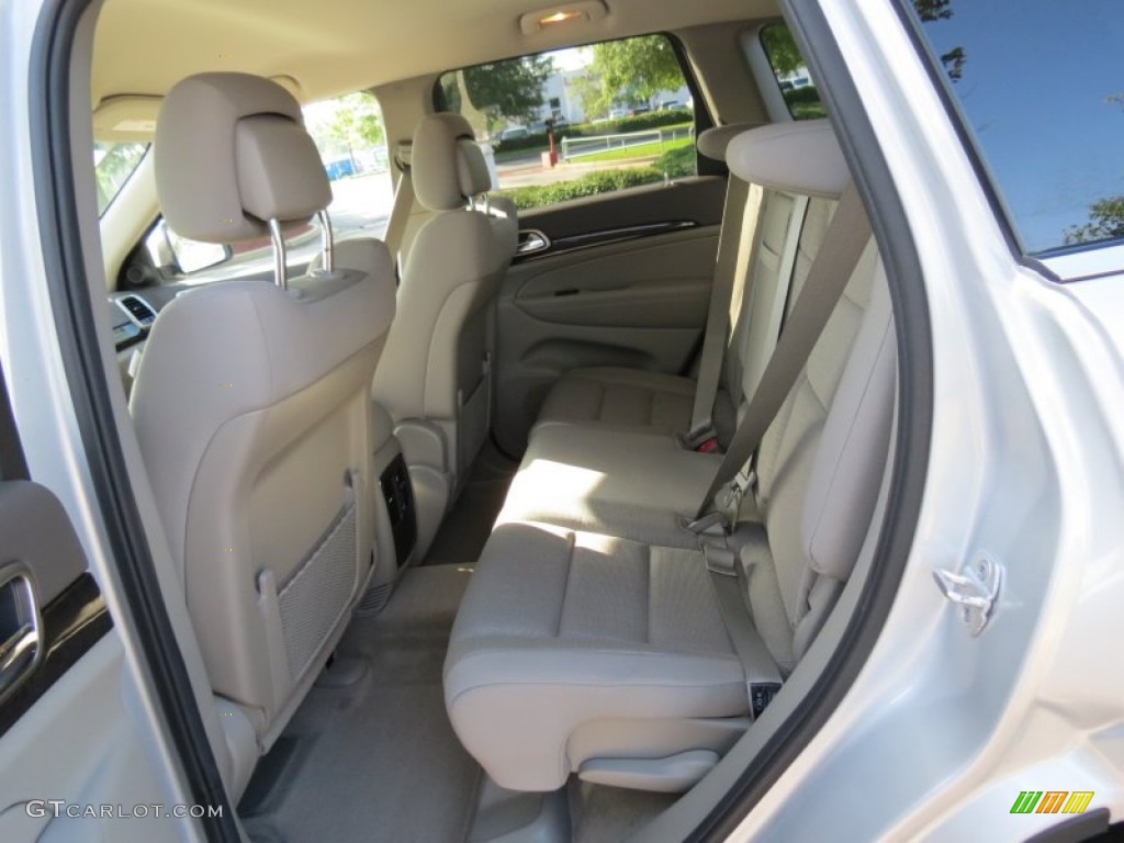 2013 Grand Cherokee Laredo - Bright Silver Metallic / Dark Graystone/Medium Graystone photo #7