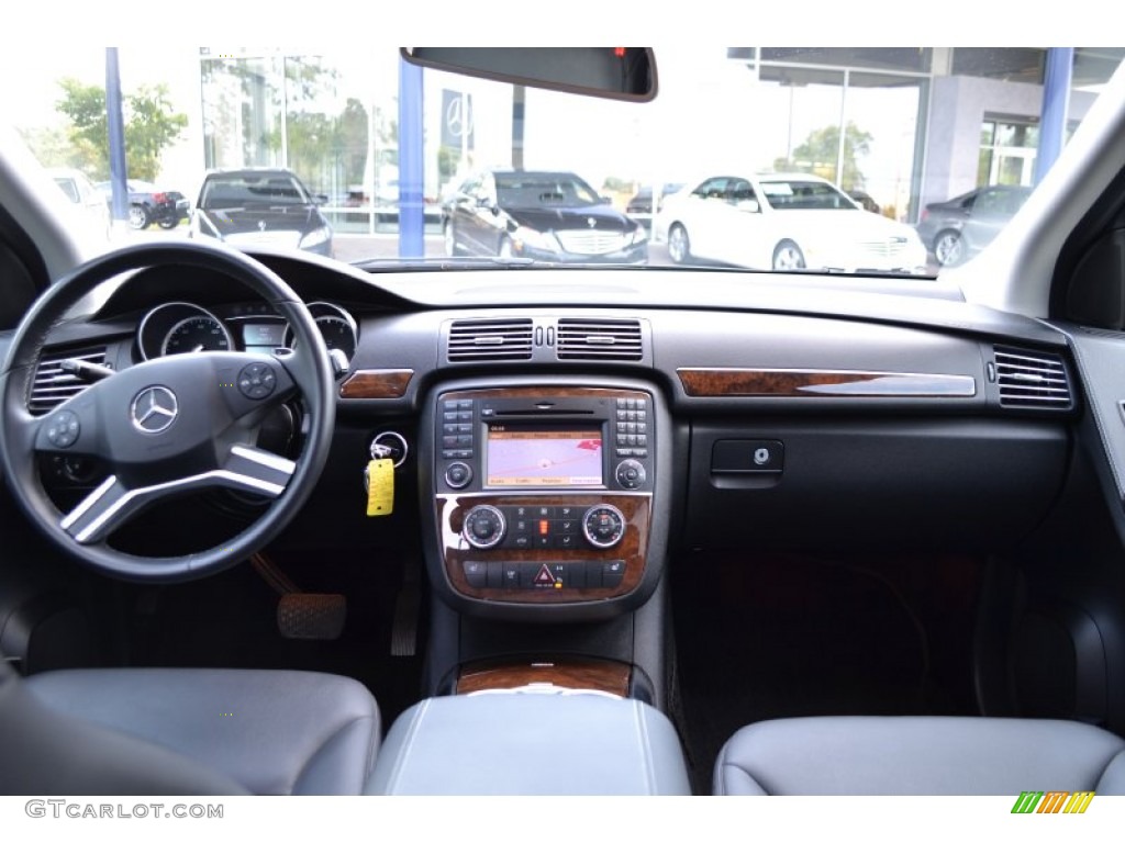 2011 Mercedes-Benz R 350 BlueTEC 4Matic Dashboard Photos