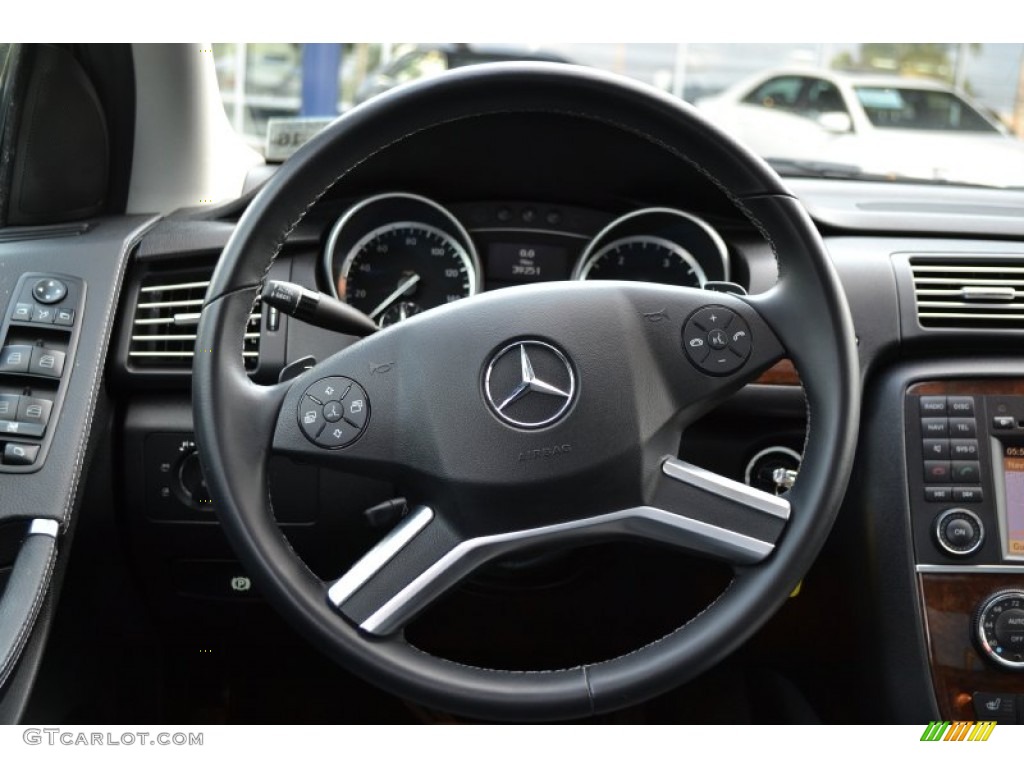 2011 Mercedes-Benz R 350 BlueTEC 4Matic Black Steering Wheel Photo #68374245