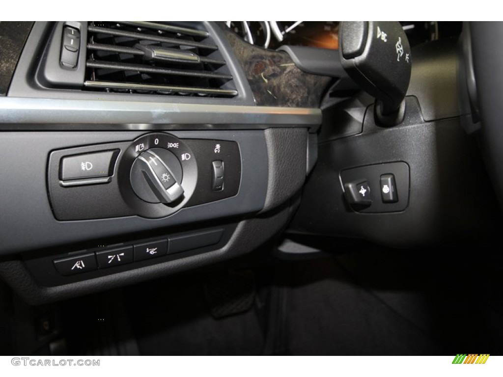 2013 BMW 6 Series 640i Gran Coupe Controls Photo #68375274