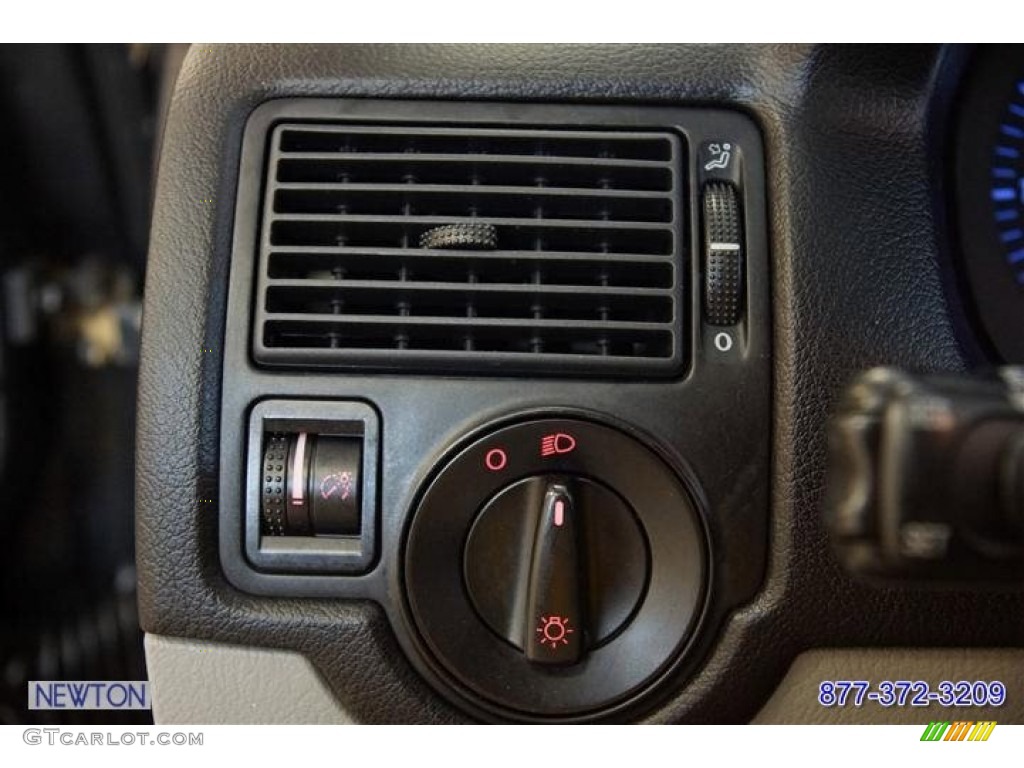 2005 Golf GL TDI 4 Door - Blue Anthracite Metallic / Gray photo #42