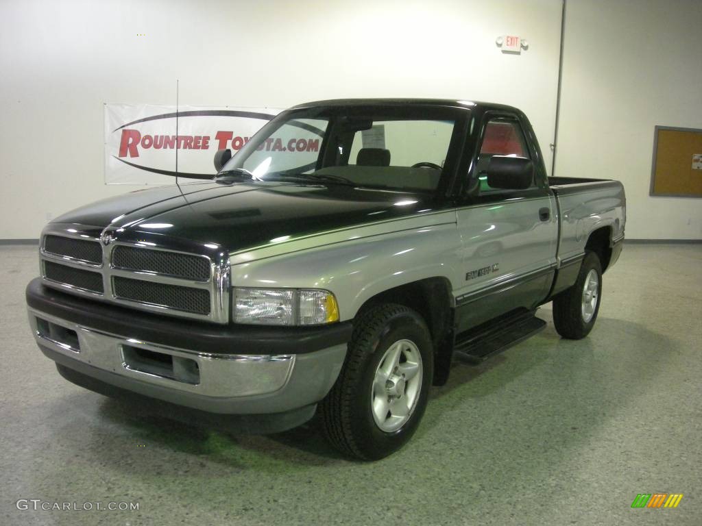 1996 Ram 1500 Laramie Regular Cab - Moss Green Pearl/Bright Silver / Gray photo #2