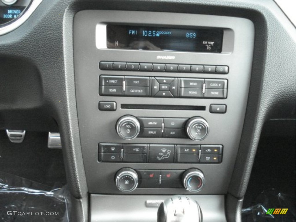 2010 Ford Mustang GT Premium Coupe Controls Photo #68380188