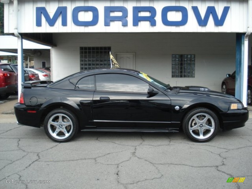 Black Ford Mustang