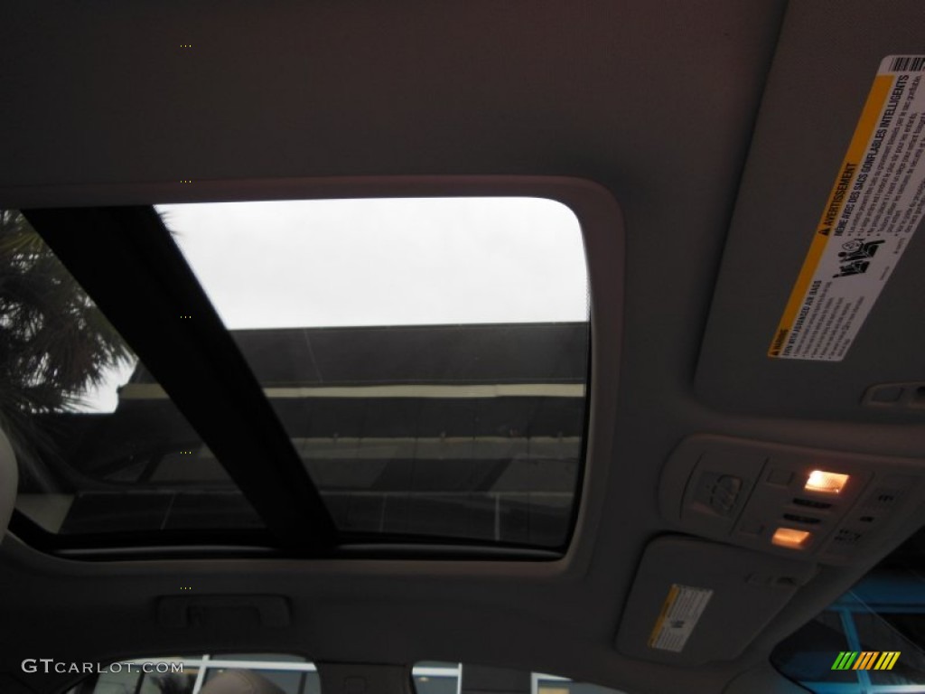 2009 CTS -V Sedan - White Diamond Tri-Coat / Light Titanium/Ebony photo #7
