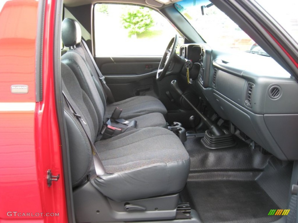 2001 Silverado 1500 LS Regular Cab 4x4 - Victory Red / Graphite photo #18