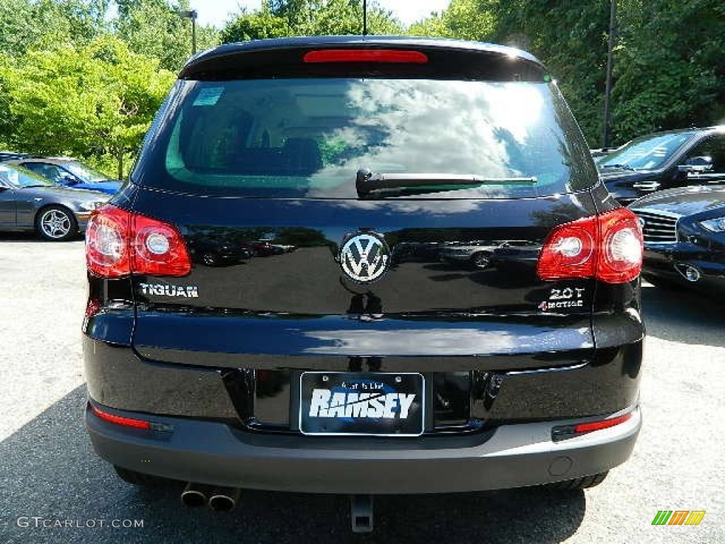 2011 Tiguan SE 4Motion - Deep Black Metallic / Charcoal photo #6