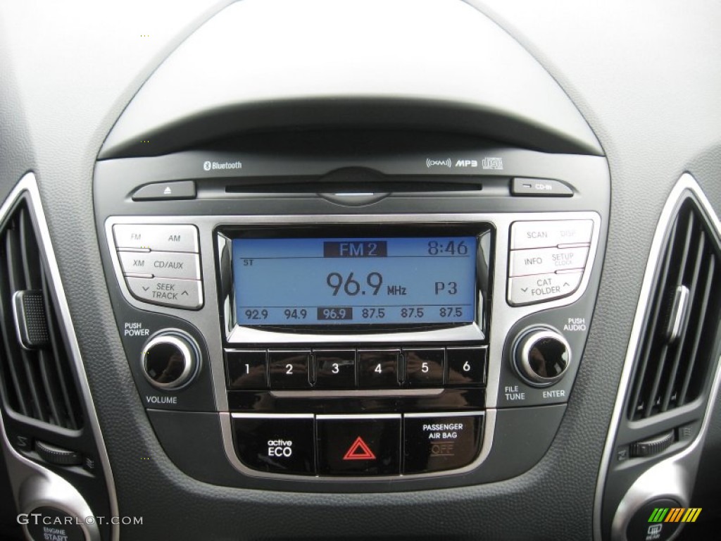 2013 Hyundai Tucson Limited Controls Photo #68385519