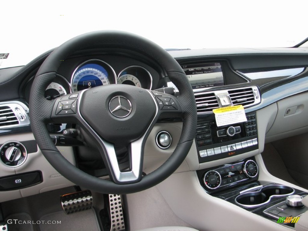 2013 Mercedes-Benz CLS 550 4Matic Coupe Ash/Black Dashboard Photo #68386002