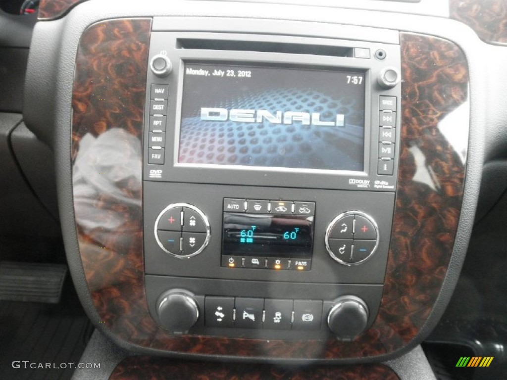 2013 GMC Sierra 3500HD SLT Crew Cab 4x4 Controls Photo #68386962