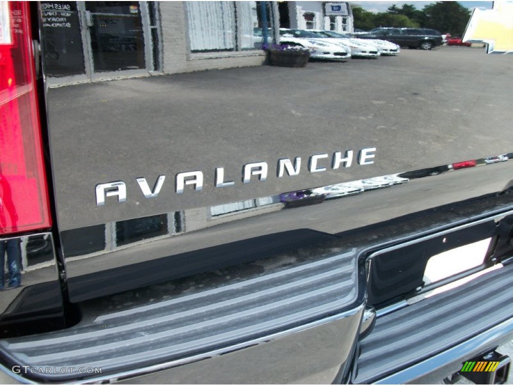 2013 Chevrolet Avalanche LTZ 4x4 Black Diamond Edition Marks and Logos Photo #68387259